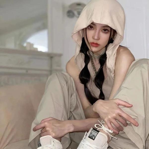 劳拉·马尔斯的眼睛